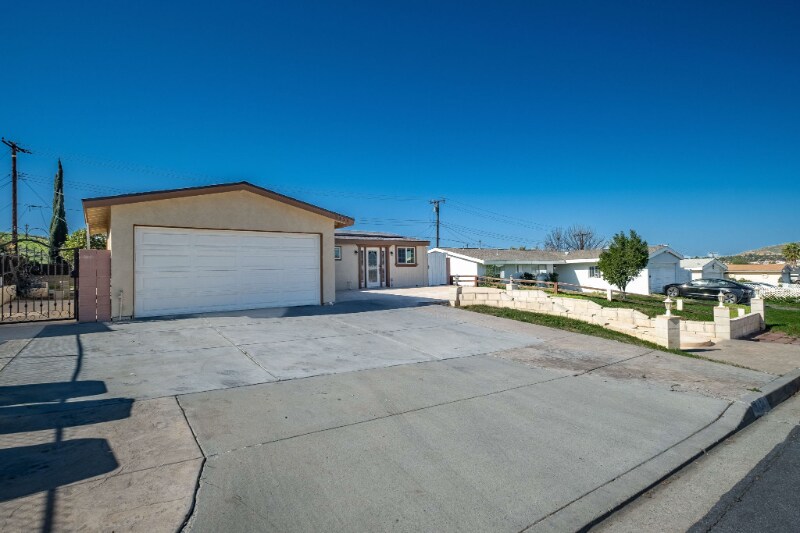 Building Photo - 3424 Andover St