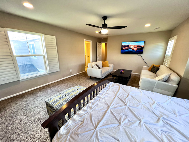 Oversized Master Bedroom - 17201 Lark Water Ln