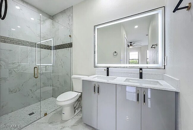 Building Photo - 314-316 Poplar St