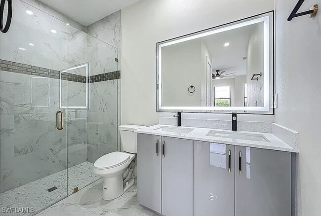 Building Photo - 316 Poplar St