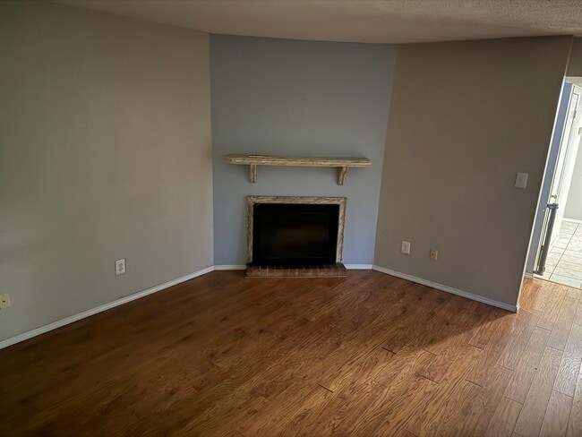 Building Photo - 720 Coventry Ln