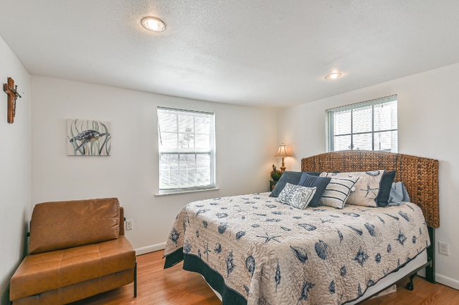 Building Photo - 3919 San Jacinto Dr