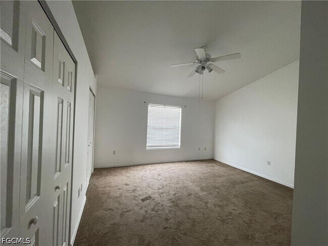 Building Photo - 3637 Pine Oak Cir