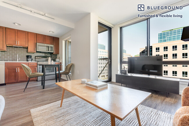 Building Photo - 3444 Fairfax Dr