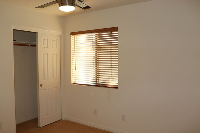 Building Photo - East Side 3 Bed 2 Bath Energy Efficient Pulte Home