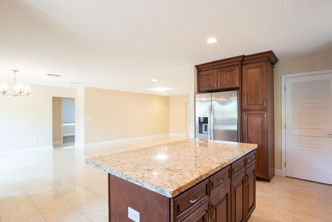 Building Photo - 364 Orange Way