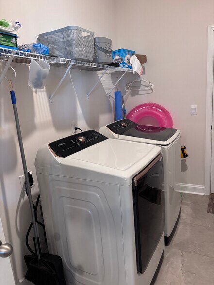 Laundry Room W Mudsink - 62 Fox Cove Rd