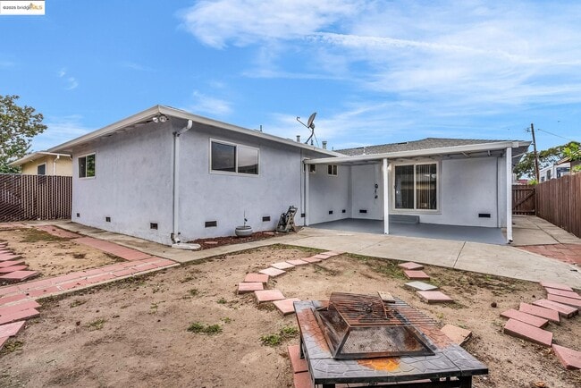 Building Photo - 1209 Tulip Dr