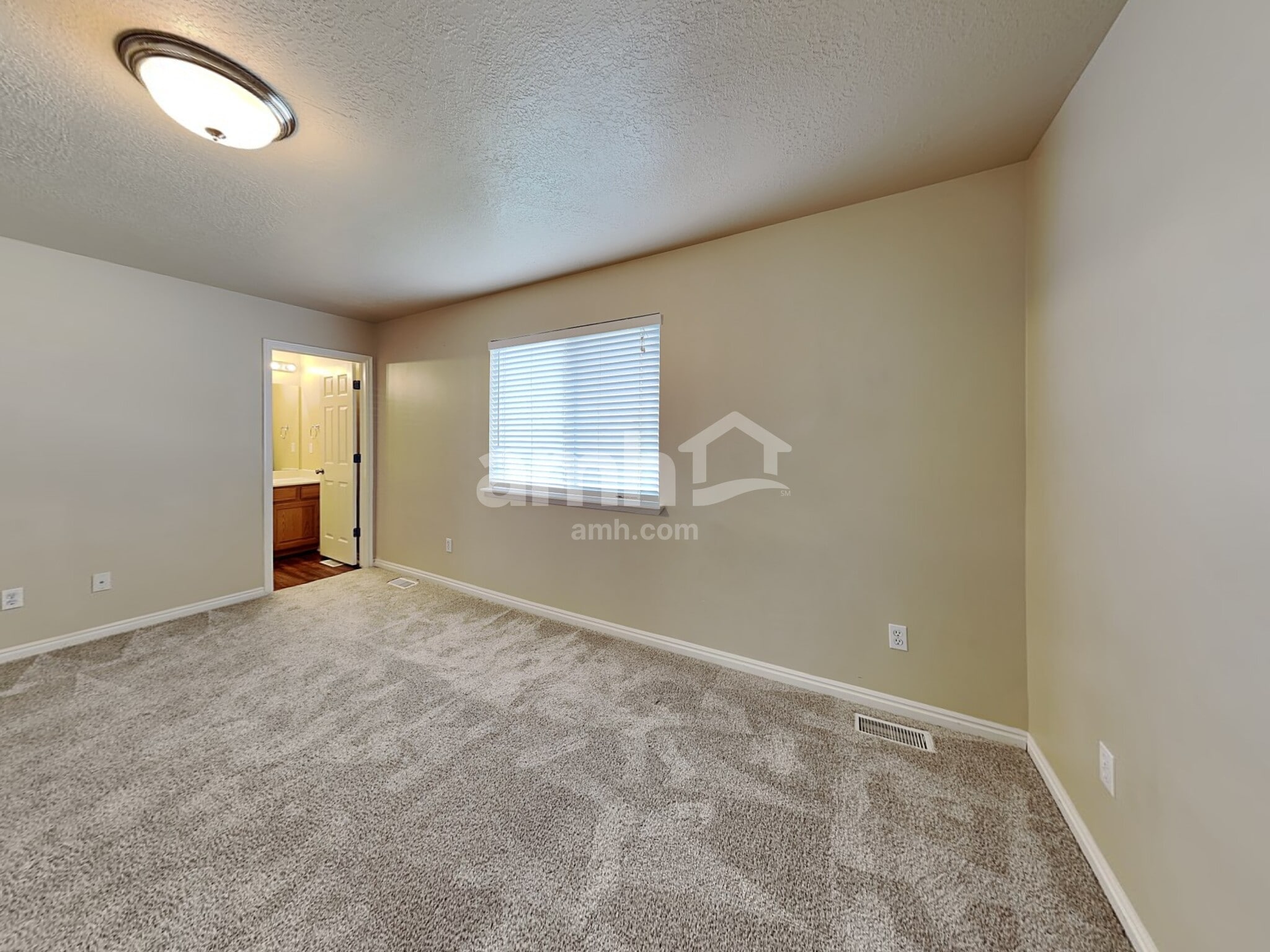 Building Photo - 2313 E 1450 S