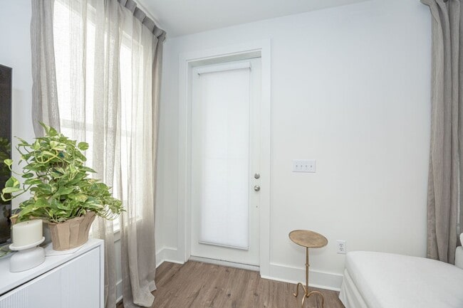 Building Photo - For Rent – 2 Bedroom, 2.5 Bath in the Hear...