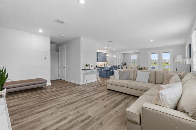 Building Photo - 2205 Broadbrook Dr