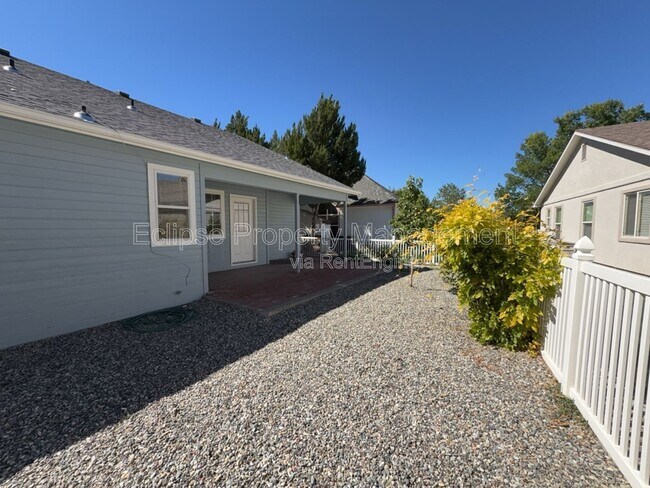 Building Photo - 714 E Harbor Cir