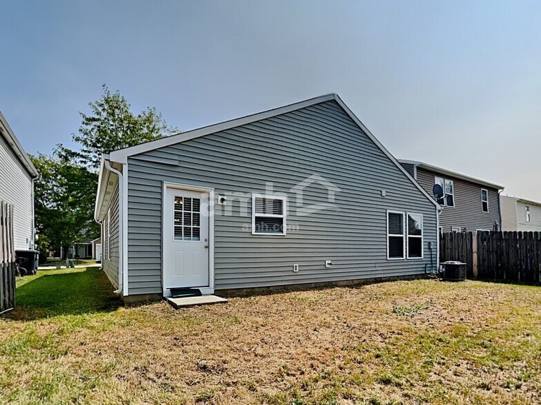 Building Photo - 10767 Wymm Ln