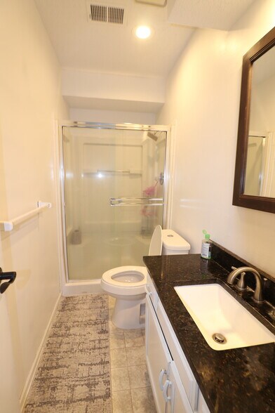 2nd bathroom - 13847 S Alden Ct