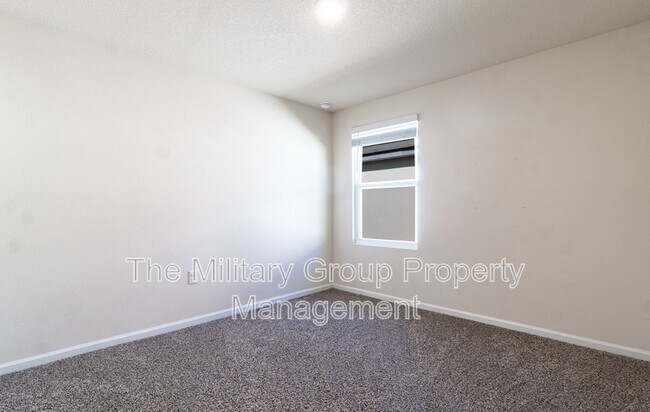 Building Photo - 15668 Strawberry Roan Ct