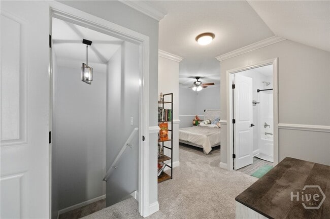 Building Photo - 440 Rivercrest Dr