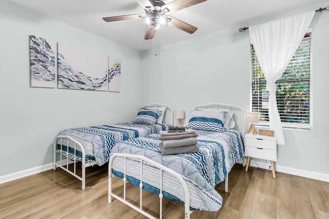 Building Photo - 6247 Lucille Dr