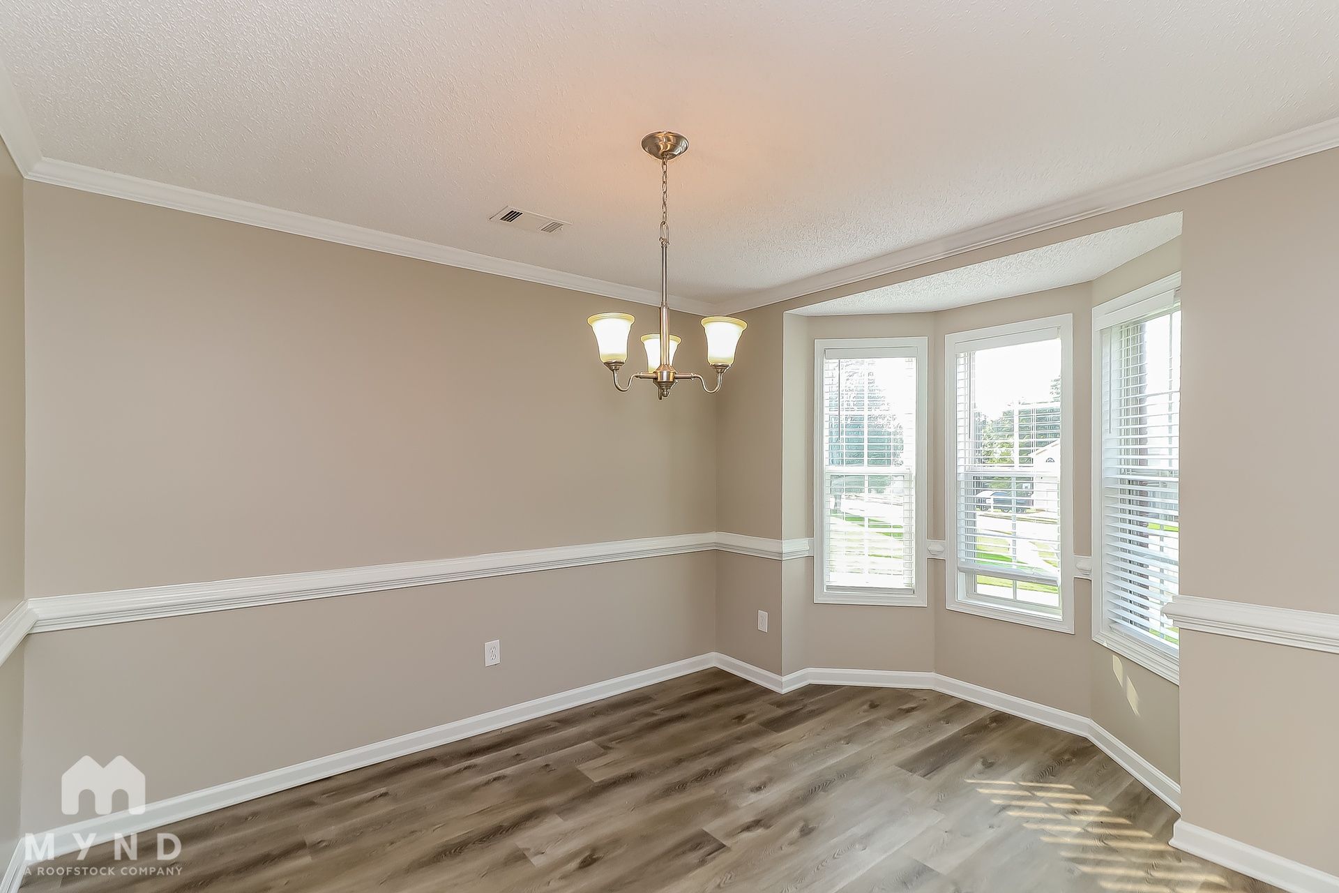 Building Photo - 203 Peachtree Glen Dr