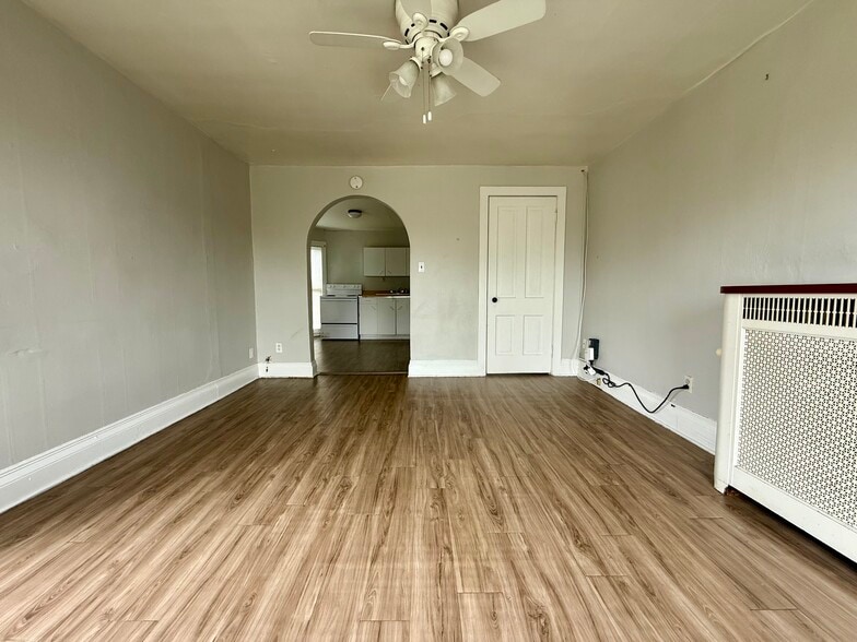 Living Room - 321 Clay St