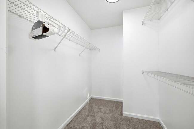 Building Photo - 1600 Old Brook Rd