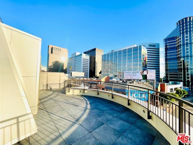 Building Photo - 1122 Gayley Ave