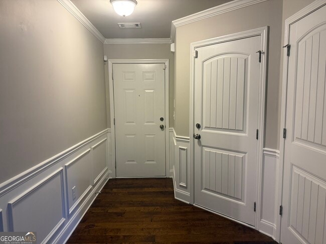 Building Photo - 125 Leland Ln