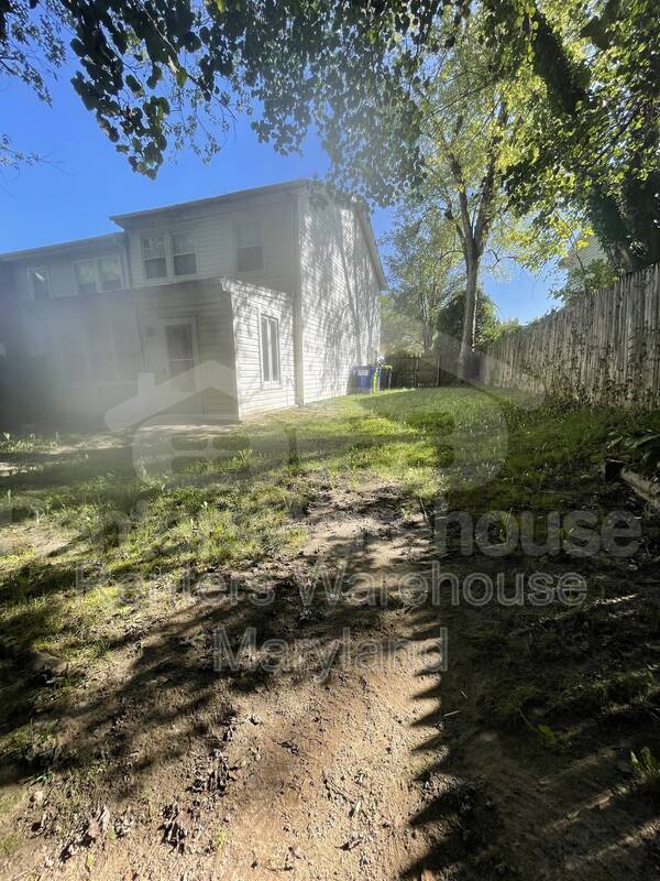 Building Photo - 931 Topview Dr