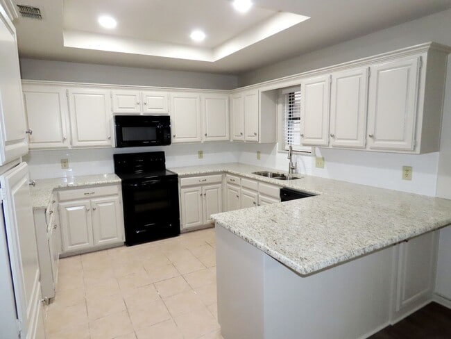 Building Photo - Whitehouse ISD! Beautifully Updated 3 Bedroom, 2 Bath Home