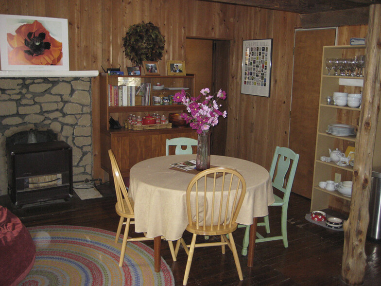 Primary Photo - 407 N Columbia St