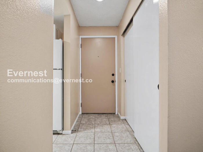 Building Photo - 9398 Redmond - Woodinville Rd NE