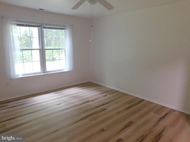 Building Photo - 87A W Bluebell Ln