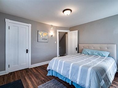 Master Bed/Closet - 125 Linsan Ct