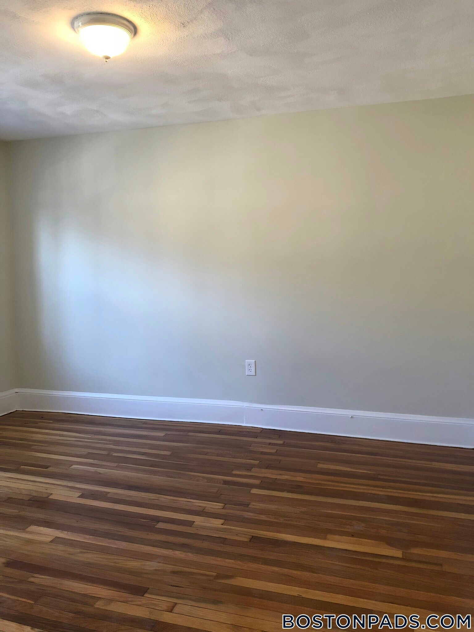 Building Photo - 402 Highland Ave