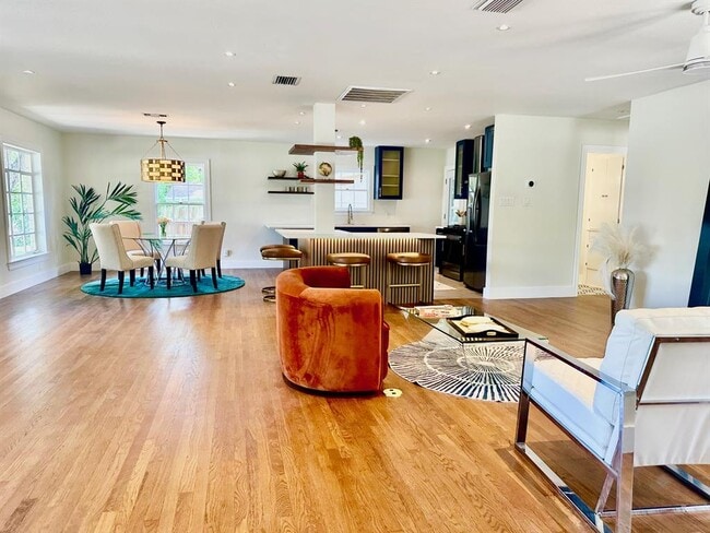 Building Photo - 4406 Airport Blvd