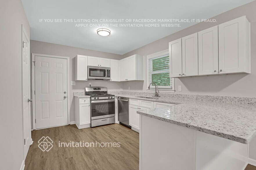 Building Photo - 3126 Holbrook Dr SW