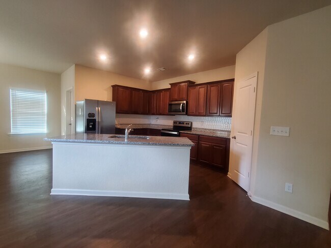 Building Photo - 157 Innis Brk Cir