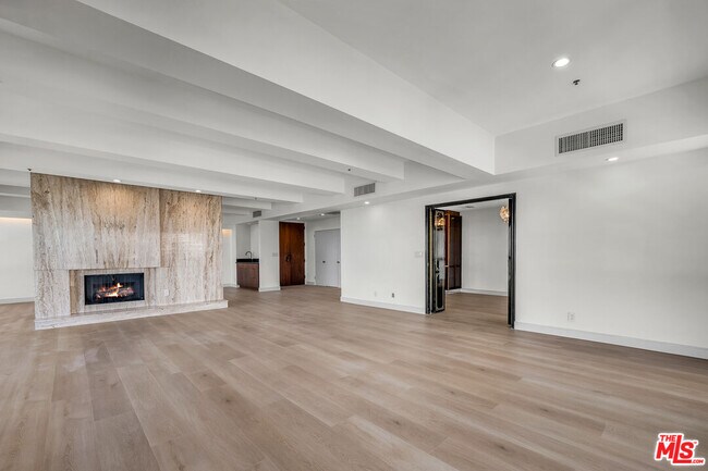 Building Photo - 10790 Wilshire Blvd