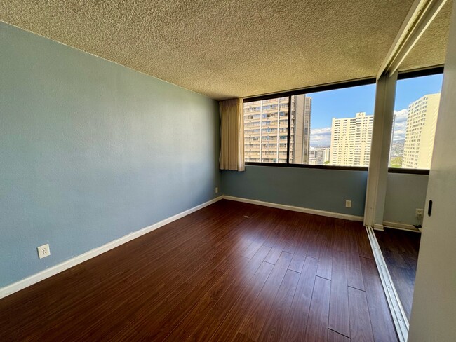 Building Photo - 55S S Kukui St