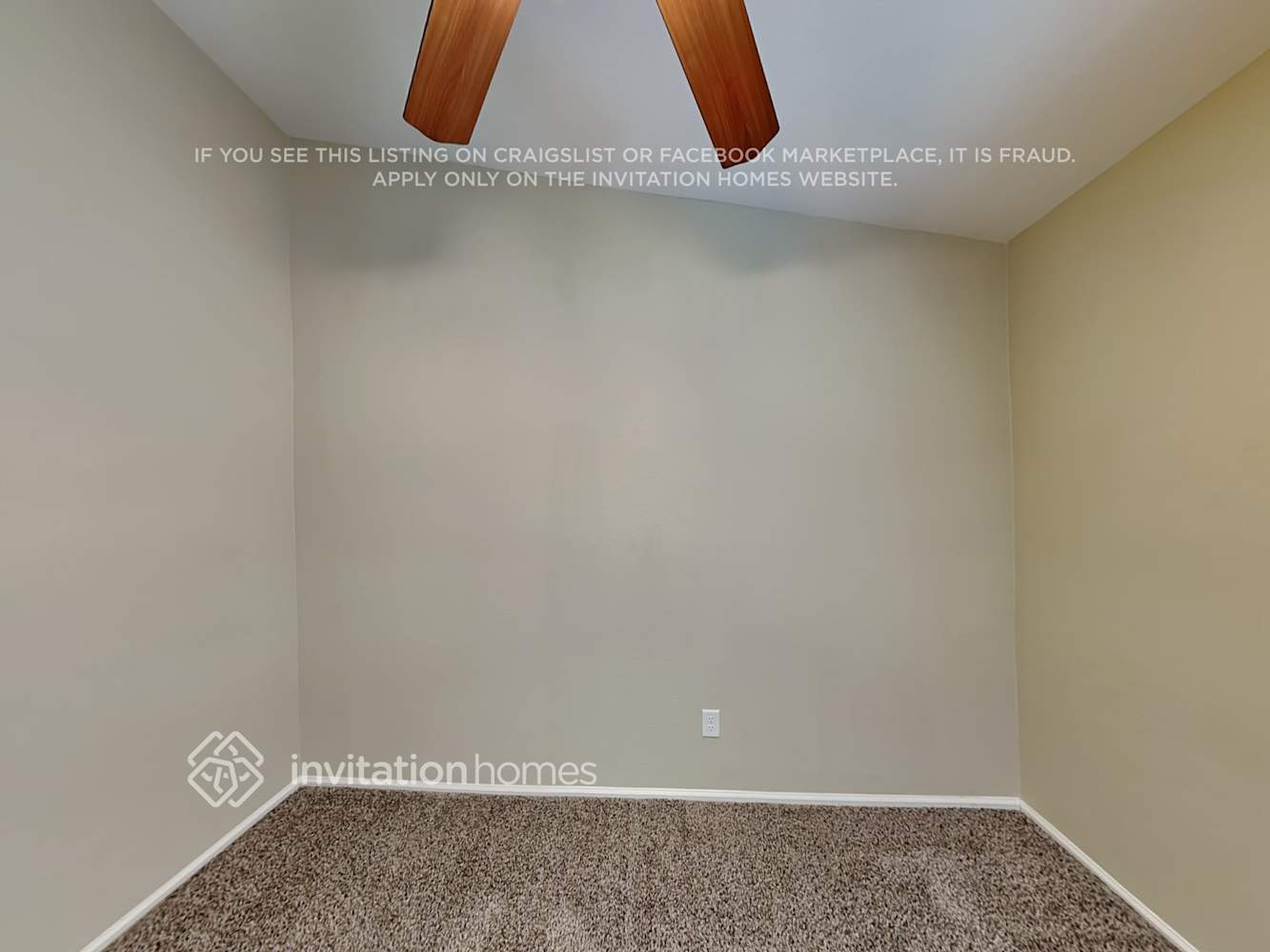 Building Photo - 1690 E Nancy Ave