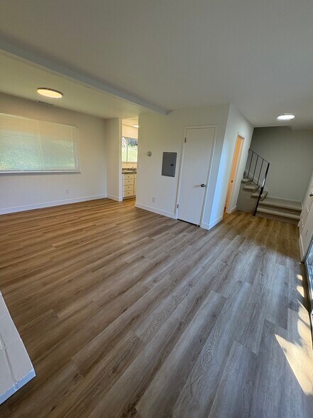 Building Photo - 230 San Andreas Dr