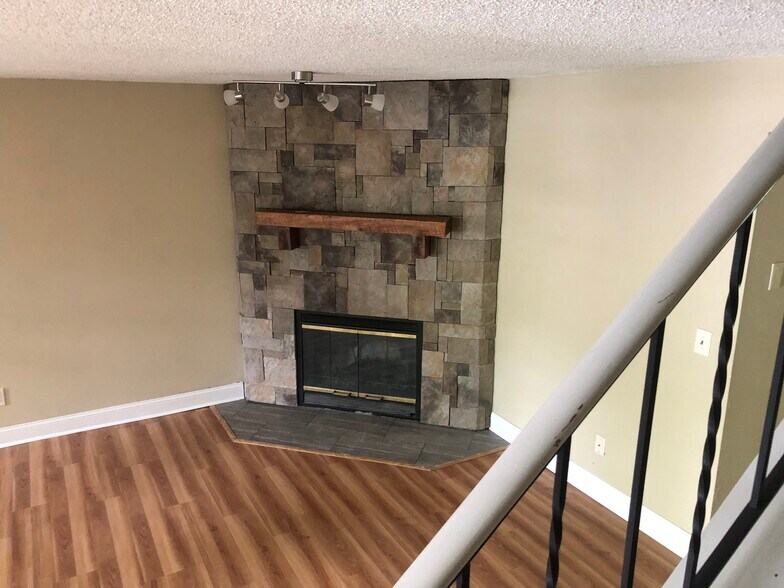 Beautiful Fireplace - 13 Wilton Ct