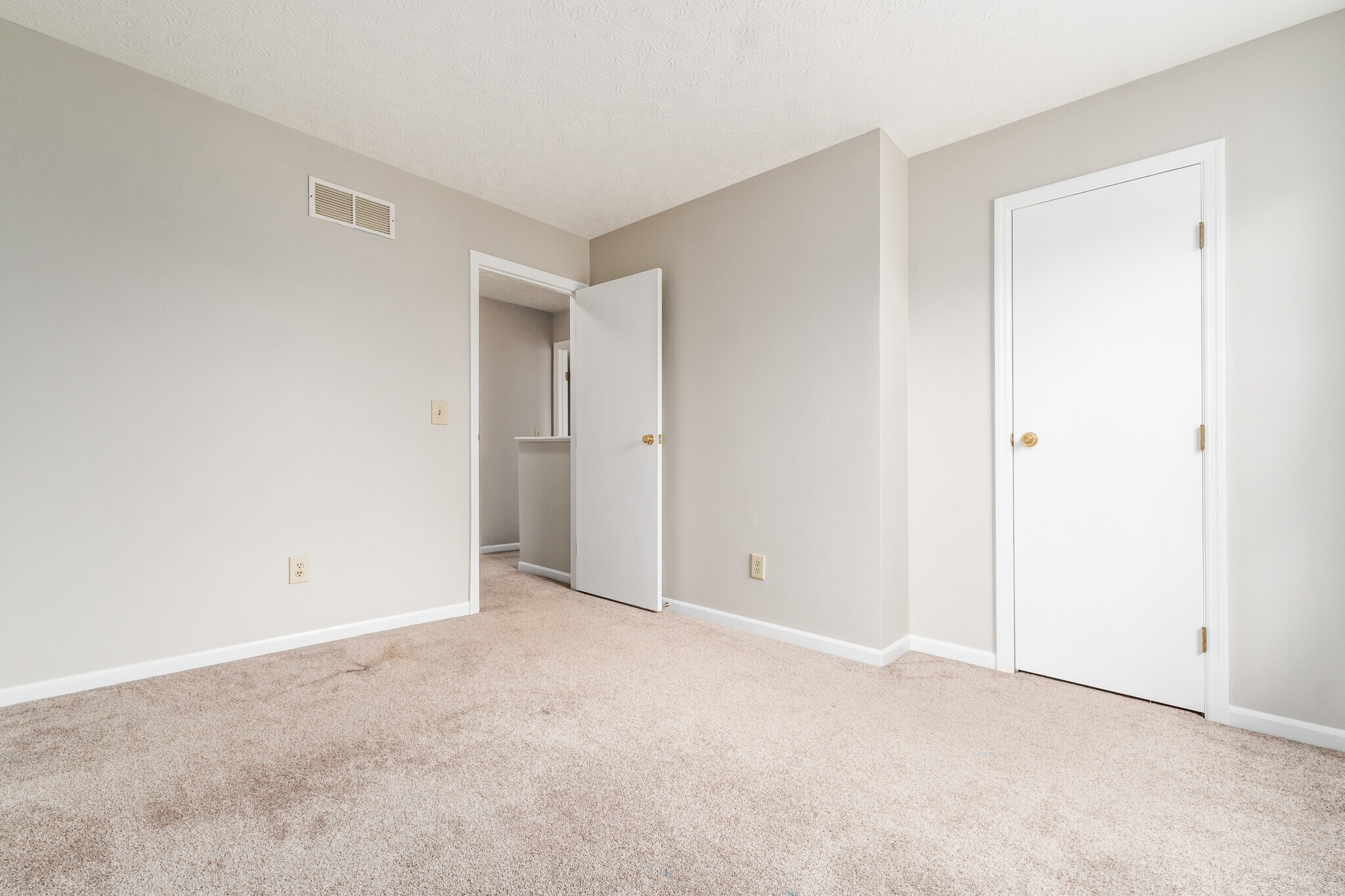 Building Photo - 260 Timber Ridge Dr