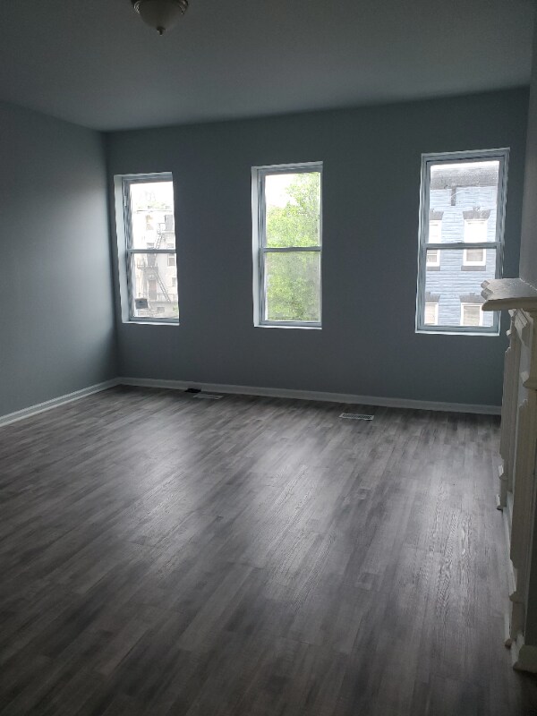 Building Photo - 1049 Brantley Ave