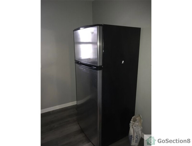 Building Photo - Oliver Park Apartments LLC