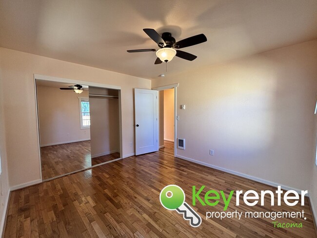 Building Photo - Charming 2-Bedroom Home with Modern Upgrad...