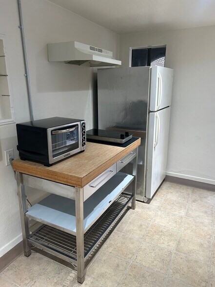 Building Photo - 325 35th St