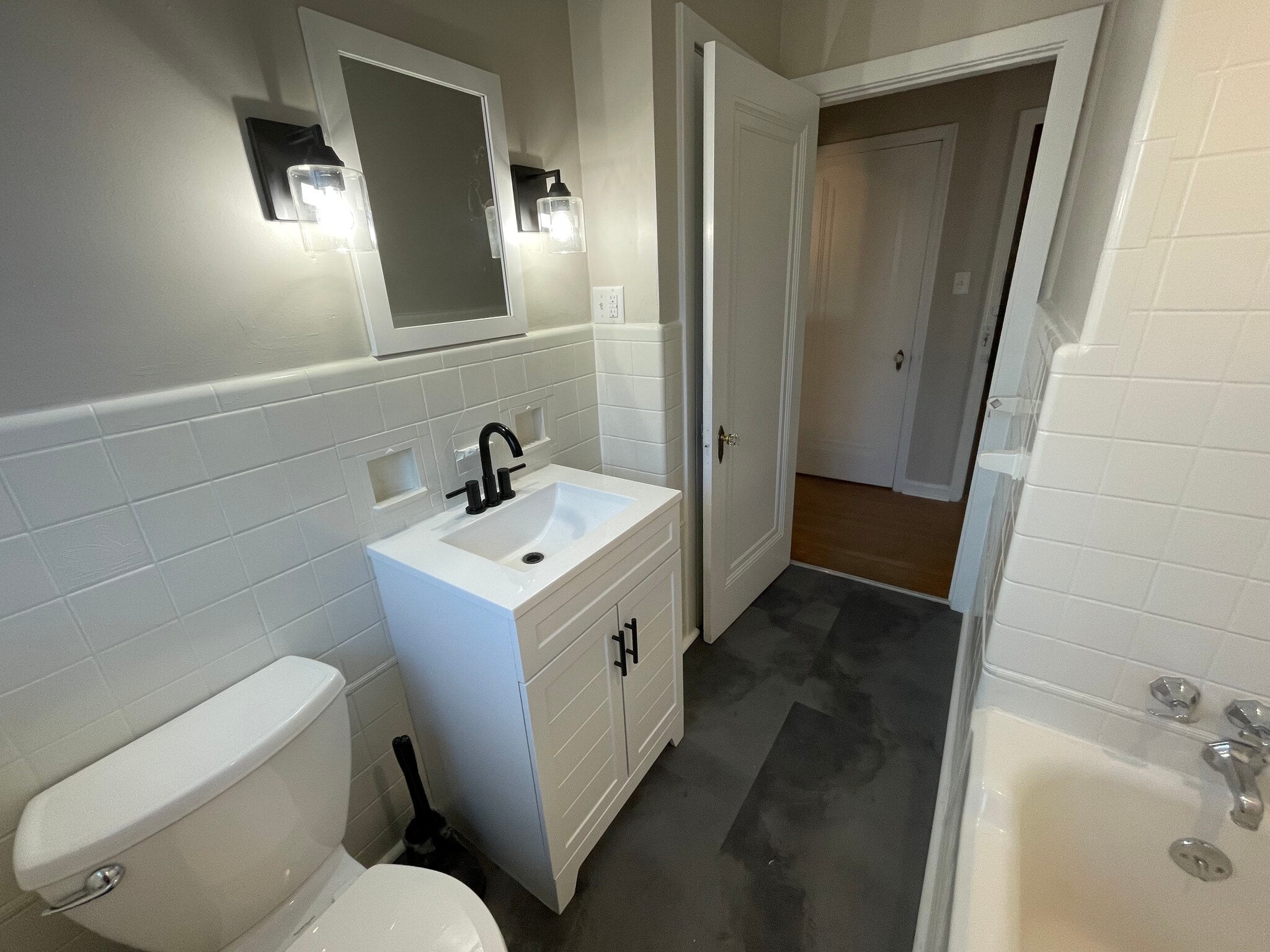 Building Photo - 6623 Ravenal Ct