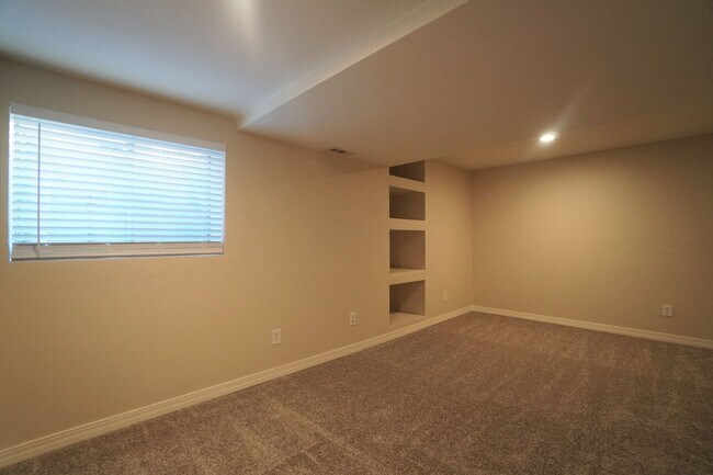 Building Photo - 2995 Frazier Ln