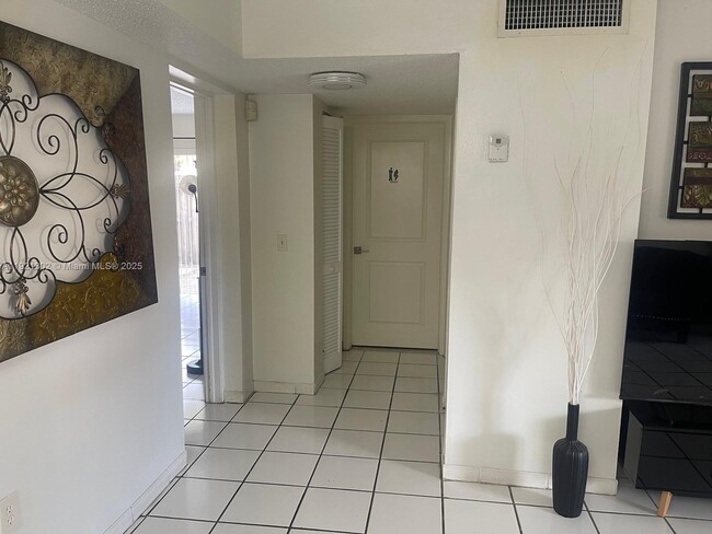 Building Photo - 8400 SW 154th Cir Ct