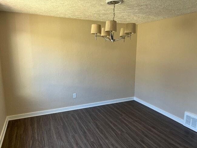 Building Photo - Newly Renovated 3BD 1BA house in Penn Hills!